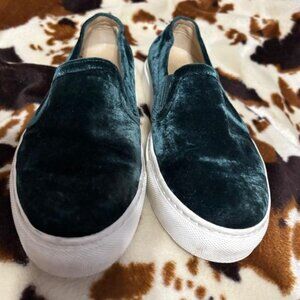 M. Gemi green velvet loafer. Women's size 40-1/2 Italy approx. US size 8